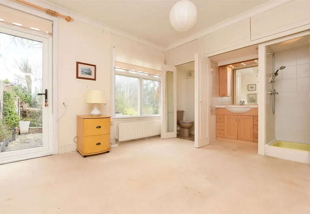 Bedroom 1 - Laglands Close, Reigate, Surrey - Wards of Kent
