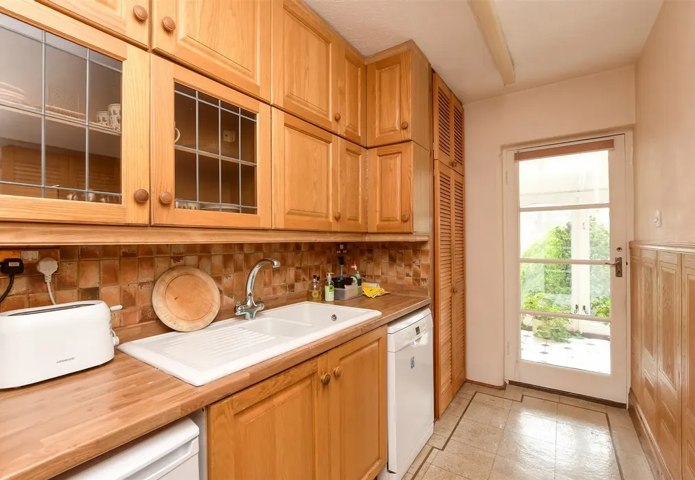 Kitchen/Breakfast Room - Laglands Close, Reigate, Surrey - Wards of Kent