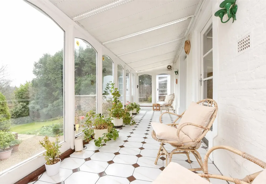 Conservatory - Laglands Close, Reigate, Surrey - Wards of Kent