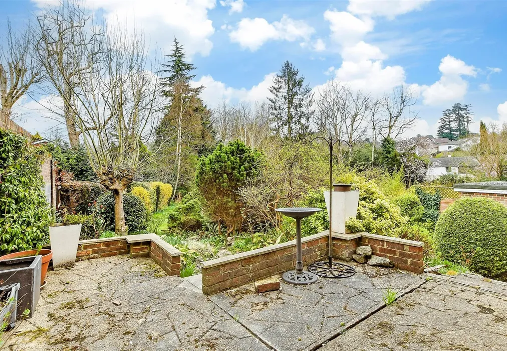 Patio / Decking - Laglands Close, Reigate, Surrey - Wards of Kent
