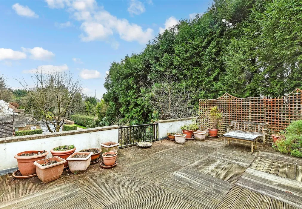 Balcony / Terrace - Laglands Close, Reigate, Surrey - Wards of Kent