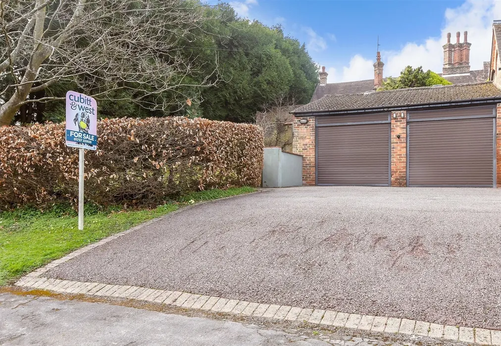 Garages/Driveway - Laglands Close, Reigate, Surrey - Wards of Kent