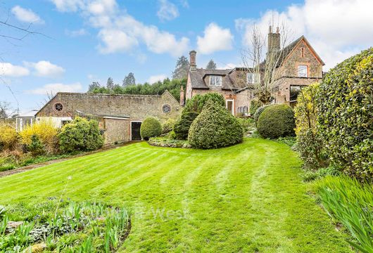 Laglands Close, Reigate, Surrey - Wards of Kent