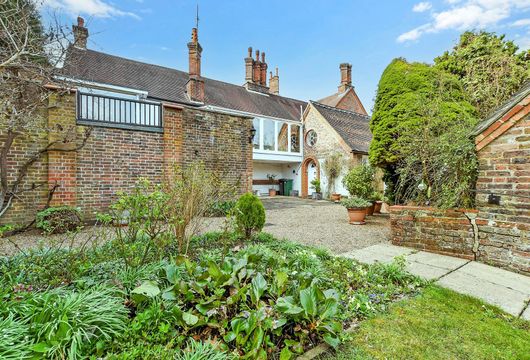 Laglands Close, Reigate, Surrey - Wards of Kent