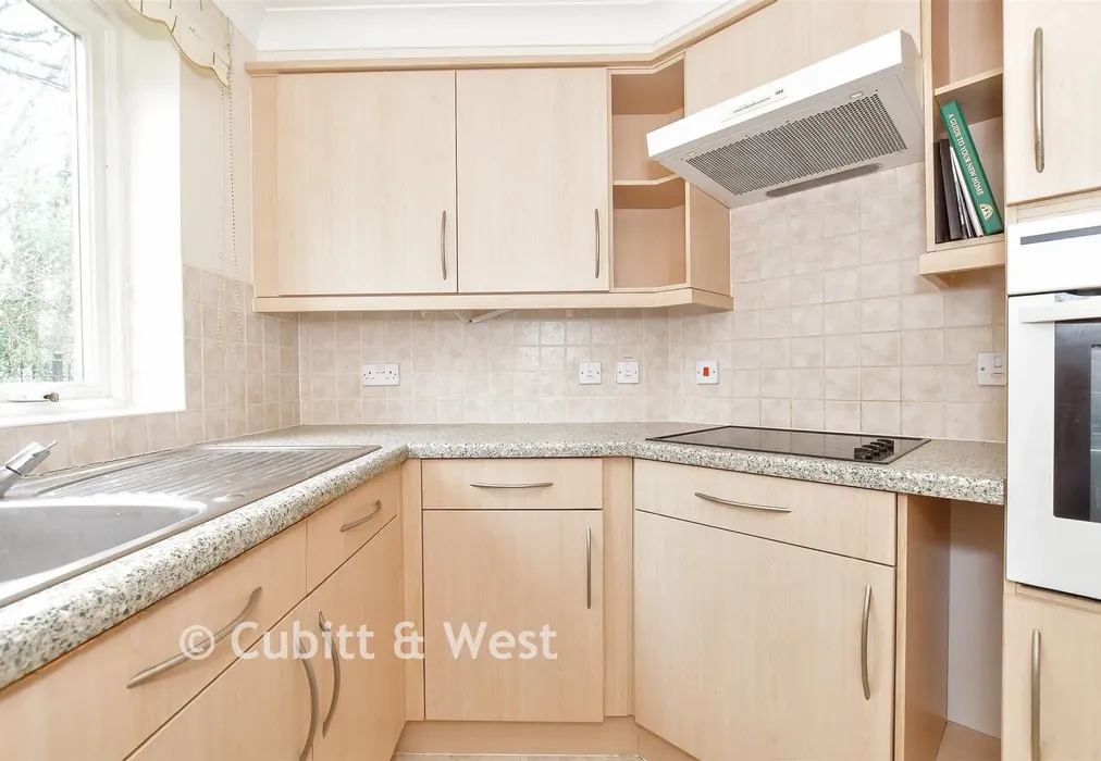 Kitchen - Springwell, Havant, Hampshire - Wards of Kent