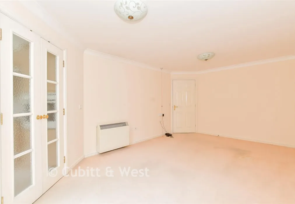 Lounge - Springwell, Havant, Hampshire - Wards of Kent