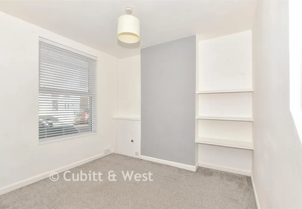 Lounge - Trevor Road, Southsea, Hampshire - Wards of Kent
