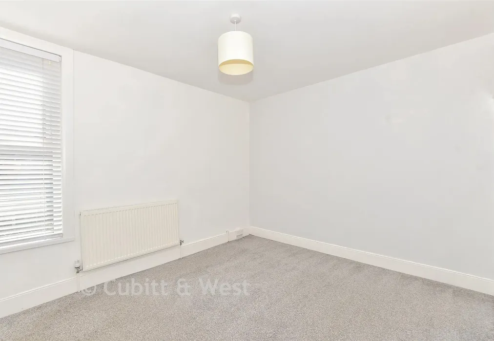 Bedroom 1 - Trevor Road, Southsea, Hampshire - Wards of Kent