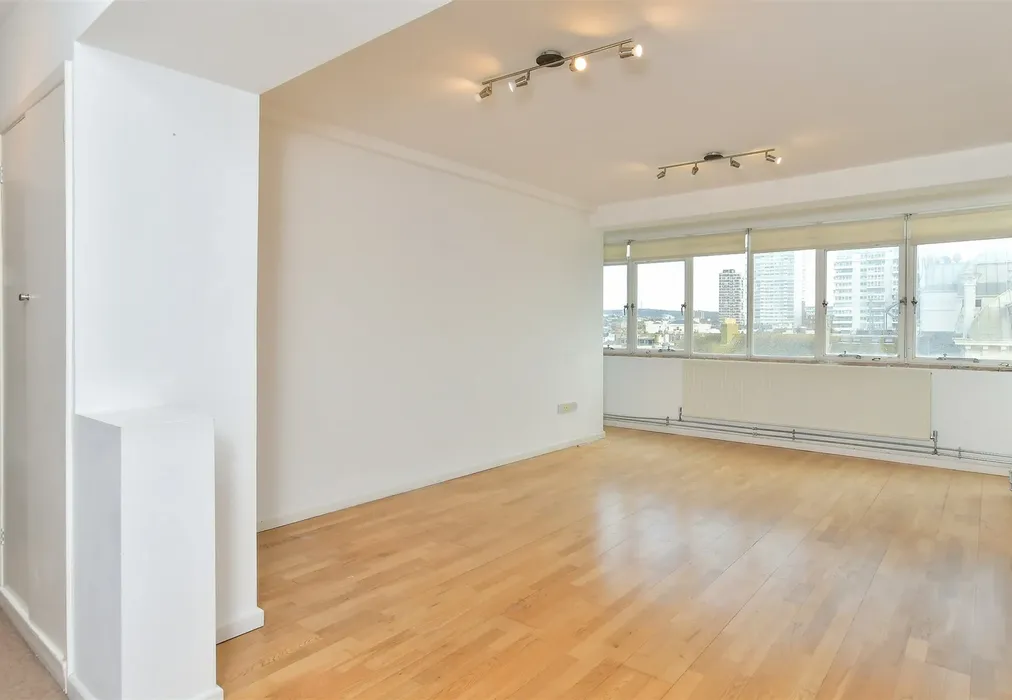 Lounge - Kings Road, Brighton, East Sussex - Wards of Kent