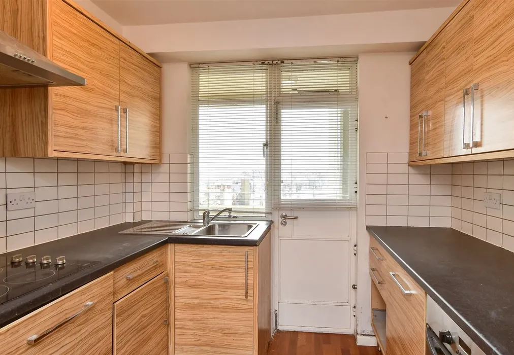 Kitchen - Kings Road, Brighton, East Sussex - Wards of Kent