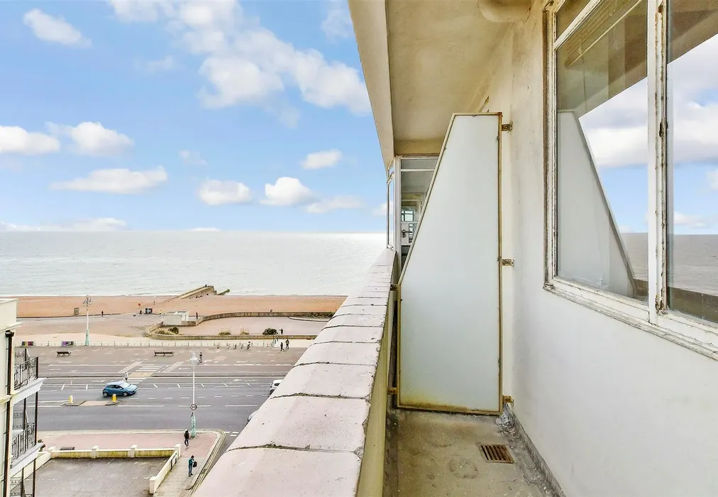 Balcony / Terrace - Kings Road, Brighton, East Sussex - Wards of Kent