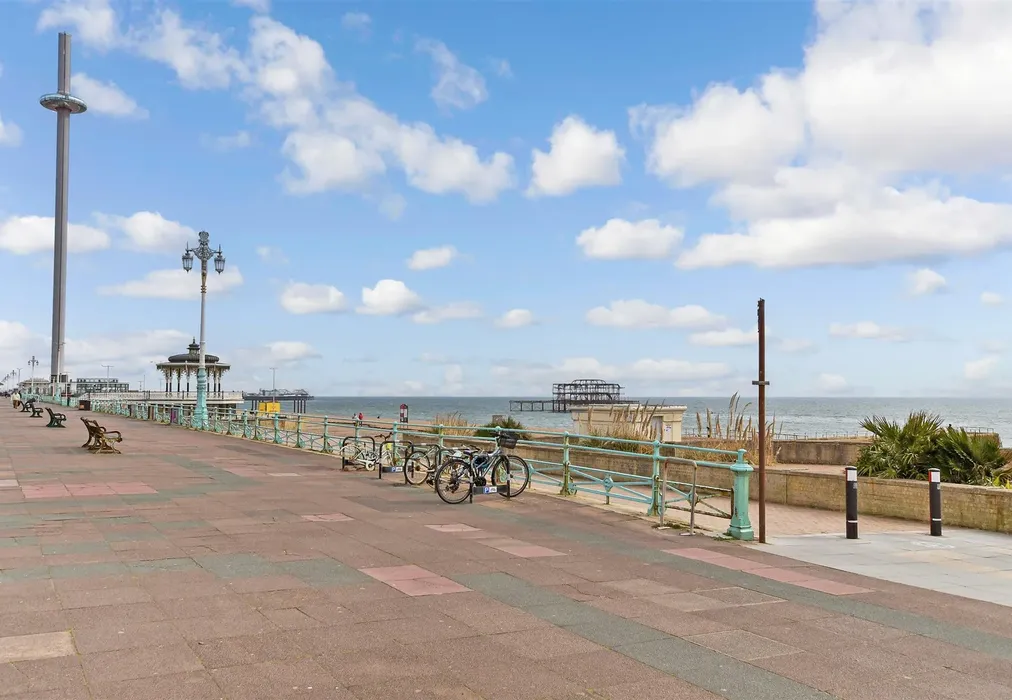 Surrounding Area - Kings Road, Brighton, East Sussex - Wards of Kent