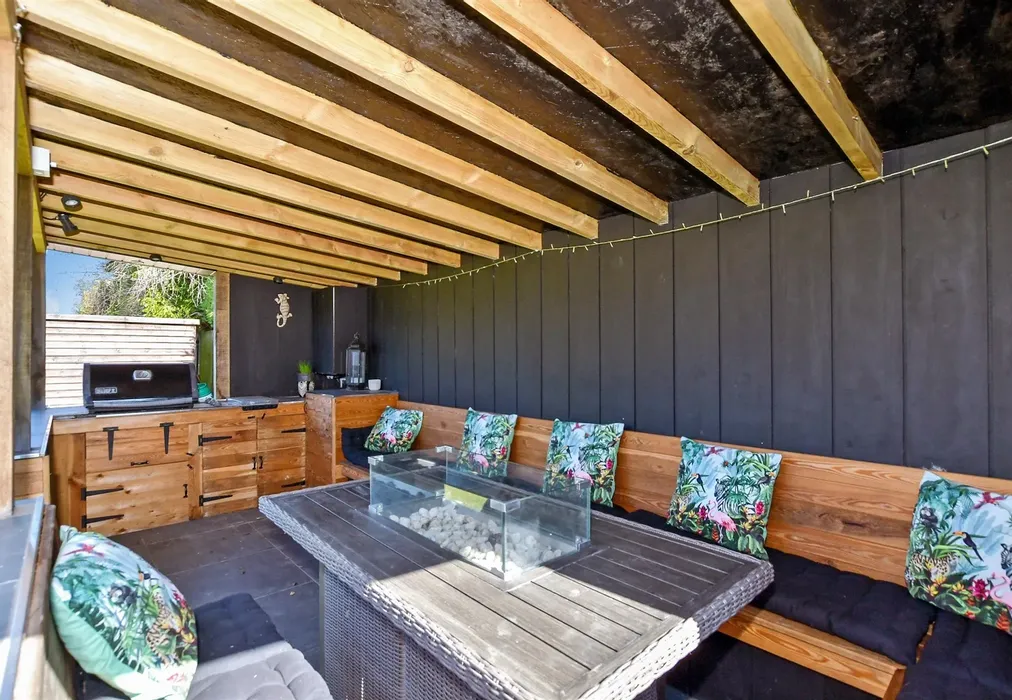 Rear Garden - Lancet Lane, Maidstone, Kent - Wards of Kent