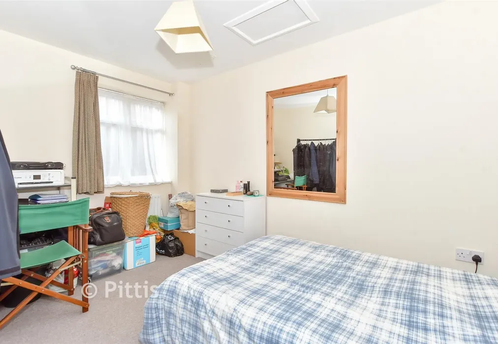 Bedroom - Granville Road, Totland Bay, Isle of Wight - Wards of Kent
