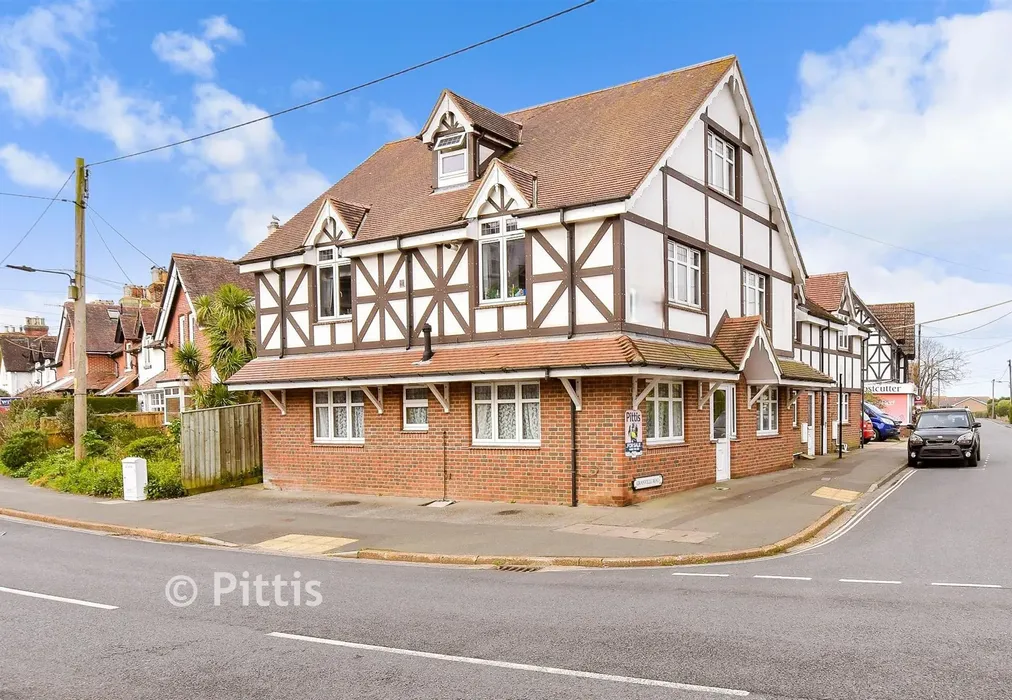 Front Web - Granville Road, Totland Bay, Isle of Wight - Wards of Kent