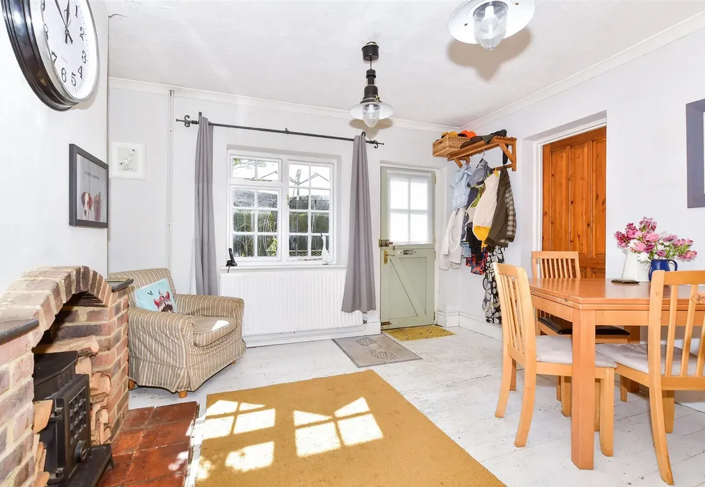 Dining Room - West Street, Hunton, Maidstone, Kent - Wards of Kent