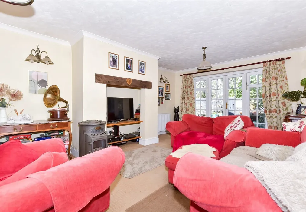 Lounge - West Street, Hunton, Maidstone, Kent - Wards of Kent