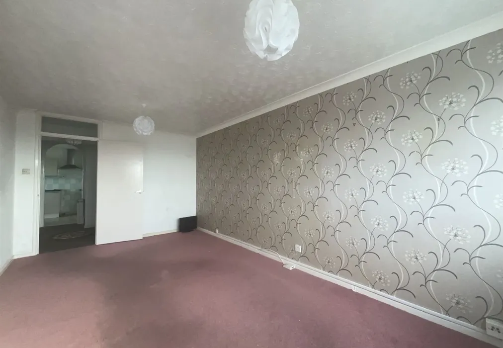 Lounge/Diner - South Street, Gosport, Hampshire - Wards of Kent