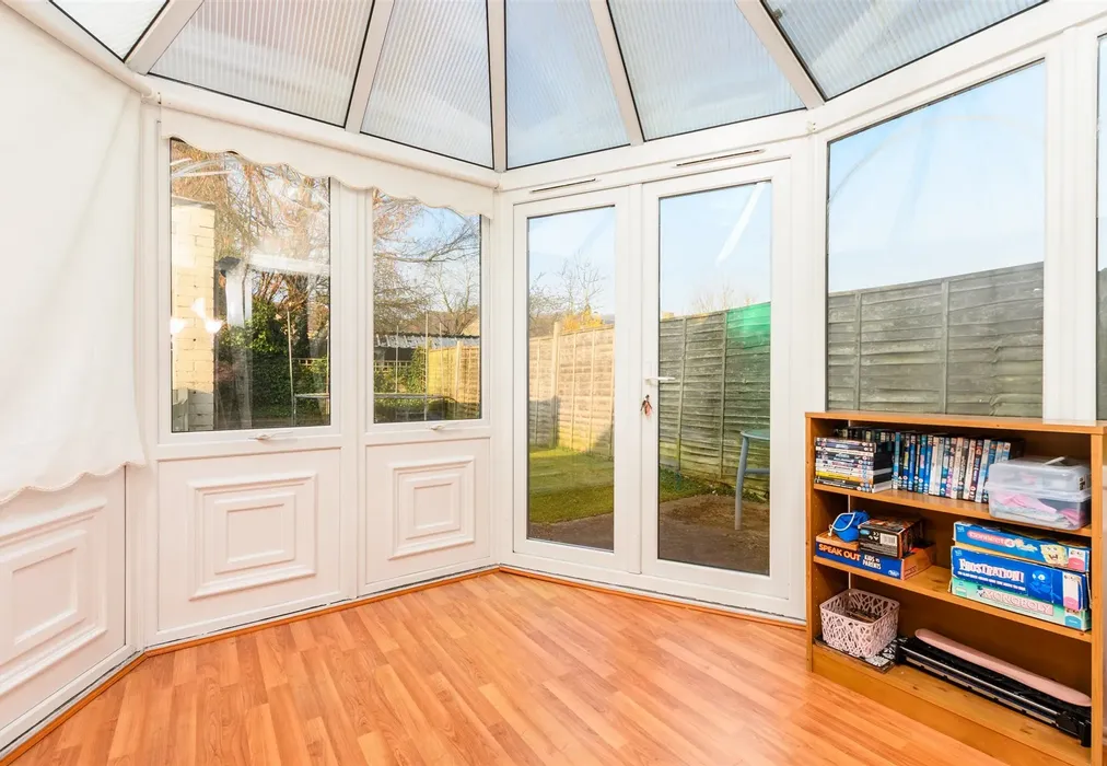 Conservatory - Edgar Road, Kemsing, Sevenoaks, Kent - Wards of Kent