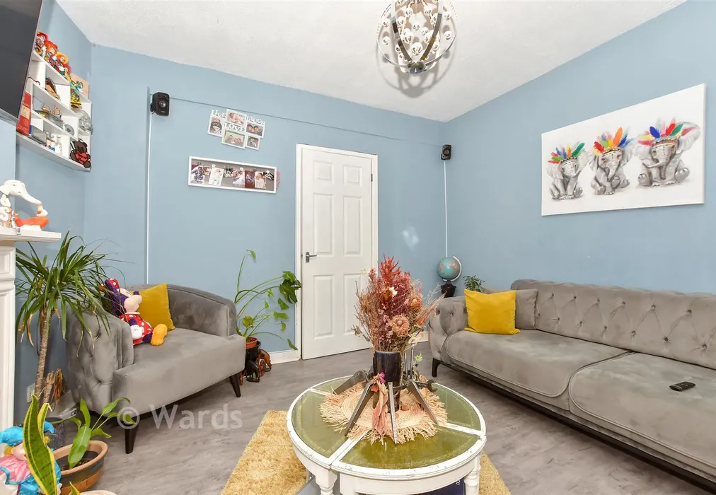 Lounge - Institute Road, Chatham, Kent - Wards of Kent