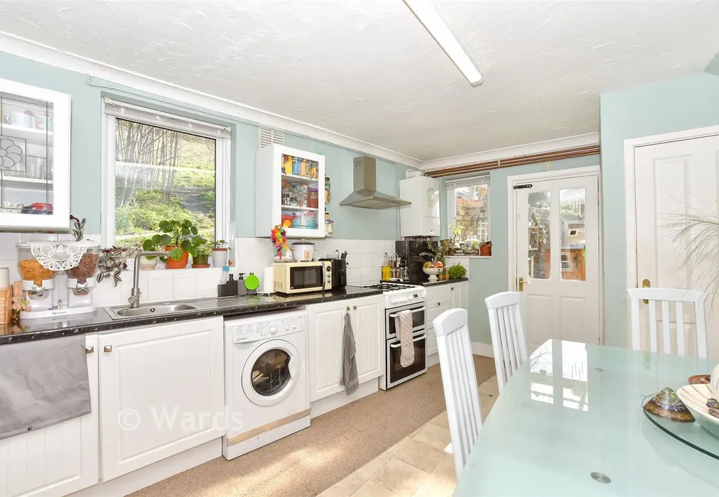 Kitchen - Institute Road, Chatham, Kent - Wards of Kent