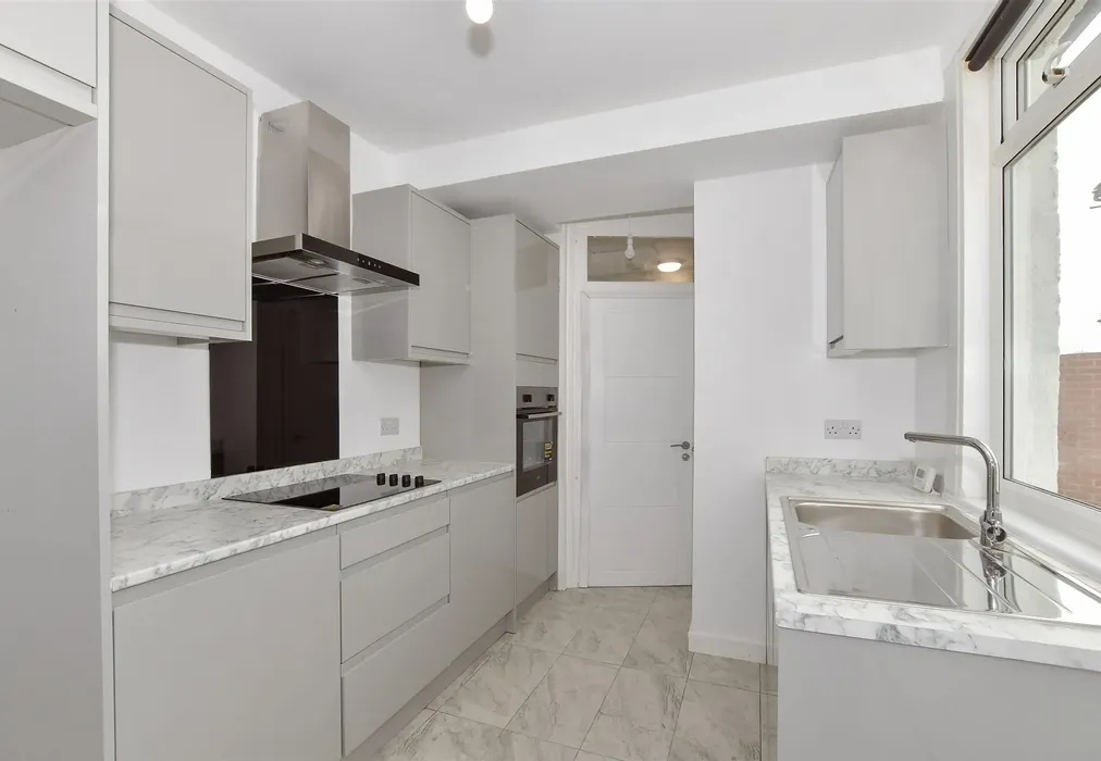 Kitchen - Gravesend Road, Strood, Rochester, Kent - Wards of Kent