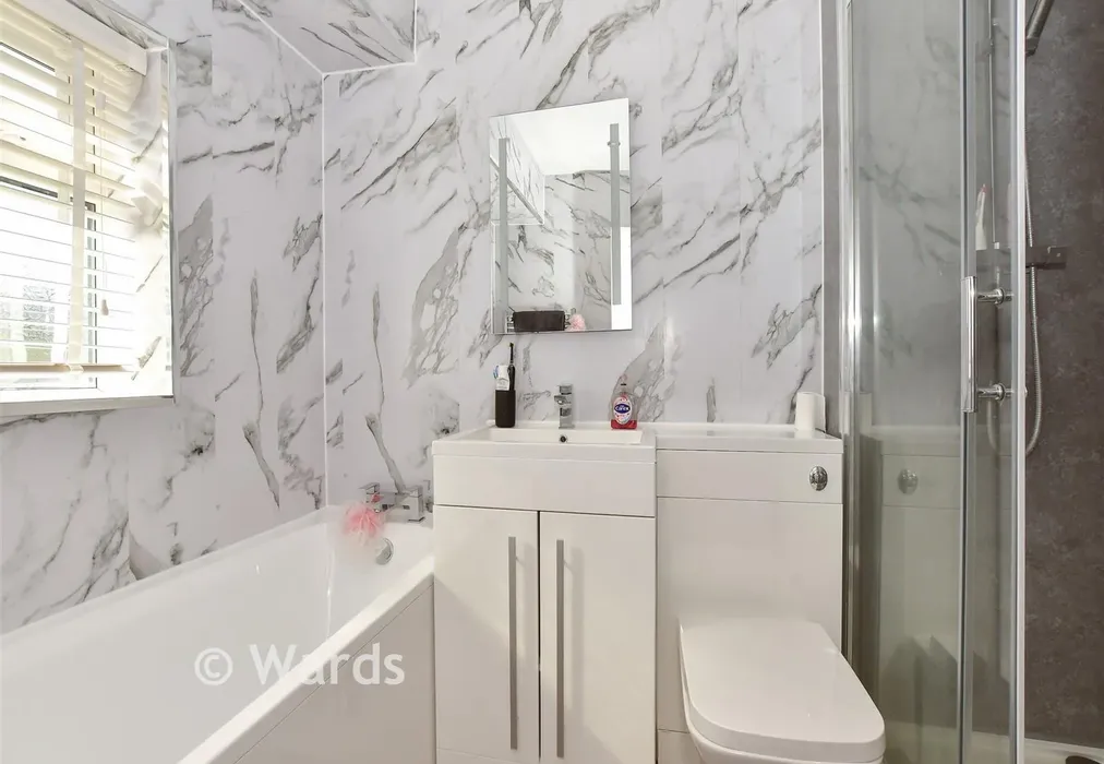 Bathroom - Eden Avenue, Chatham, Kent - Wards of Kent