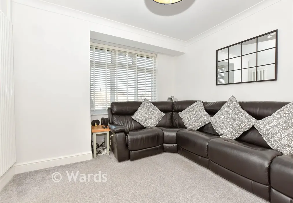 Lounge - Eden Avenue, Chatham, Kent - Wards of Kent