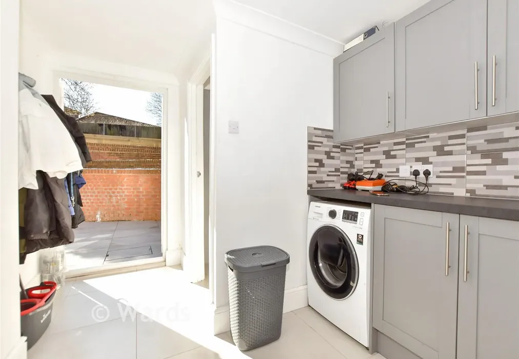 Utility Room - Eden Avenue, Chatham, Kent - Wards of Kent