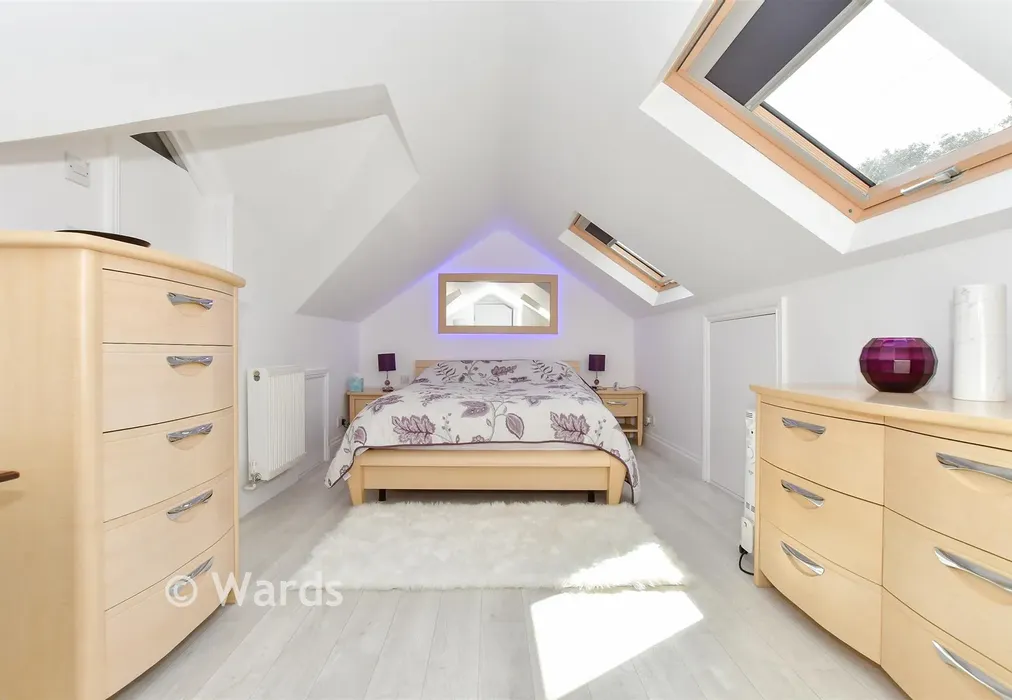 Loft Room - George Hill Road, Broadstairs, Kent - Wards of Kent
