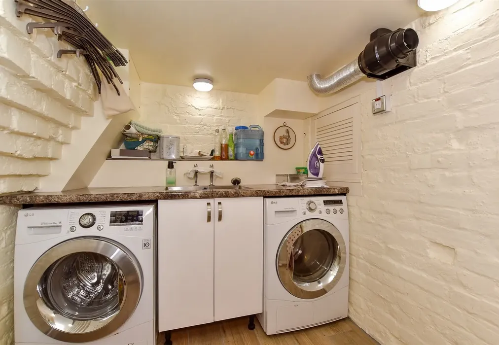 Utility Room - George Hill Road, Broadstairs, Kent - Wards of Kent