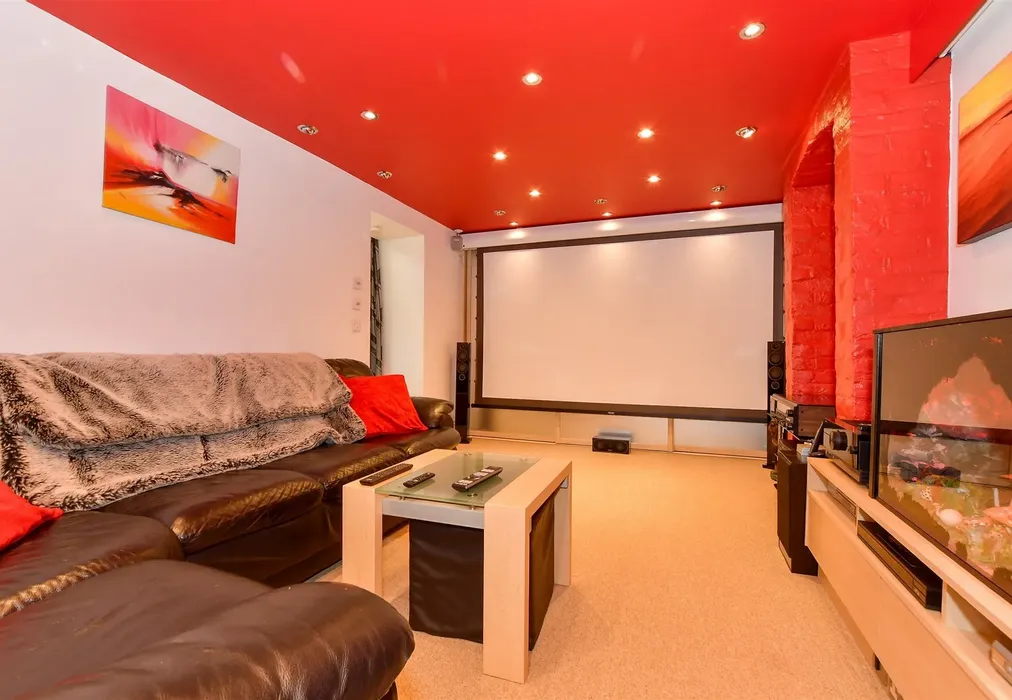 Basement - George Hill Road, Broadstairs, Kent - Wards of Kent