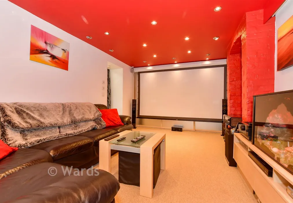 Basement - George Hill Road, Broadstairs, Kent - Wards of Kent