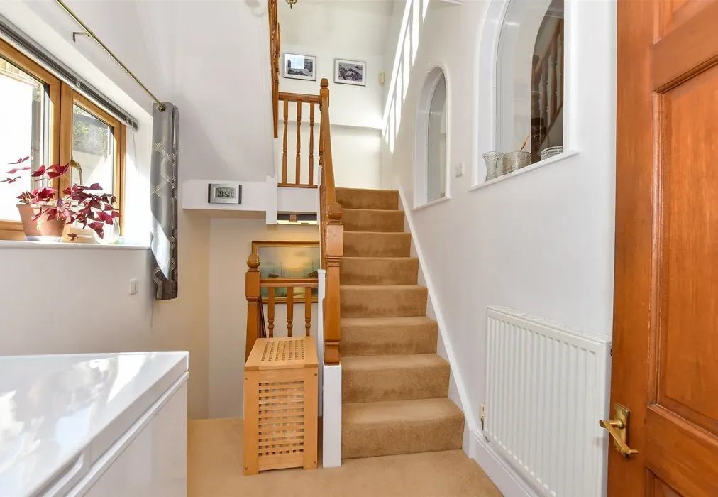 Hallway - George Hill Road, Broadstairs, Kent - Wards of Kent
