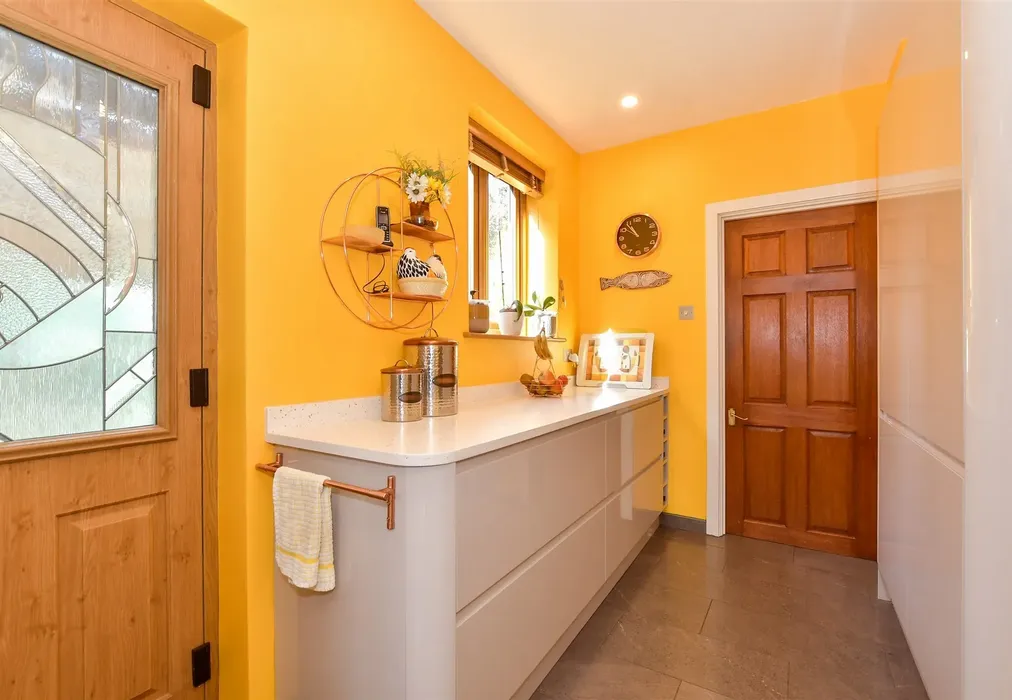 Kitchen - George Hill Road, Broadstairs, Kent - Wards of Kent