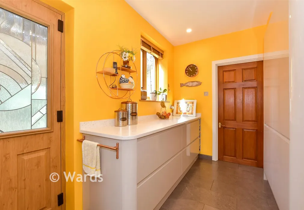 Kitchen - George Hill Road, Broadstairs, Kent - Wards of Kent