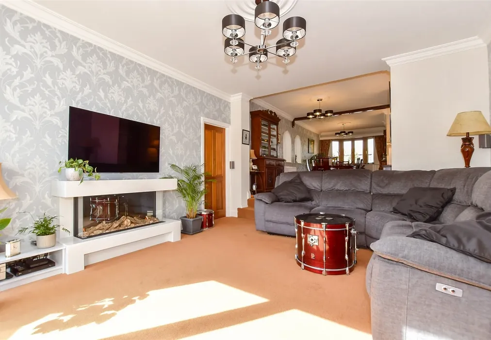Lounge - George Hill Road, Broadstairs, Kent - Wards of Kent