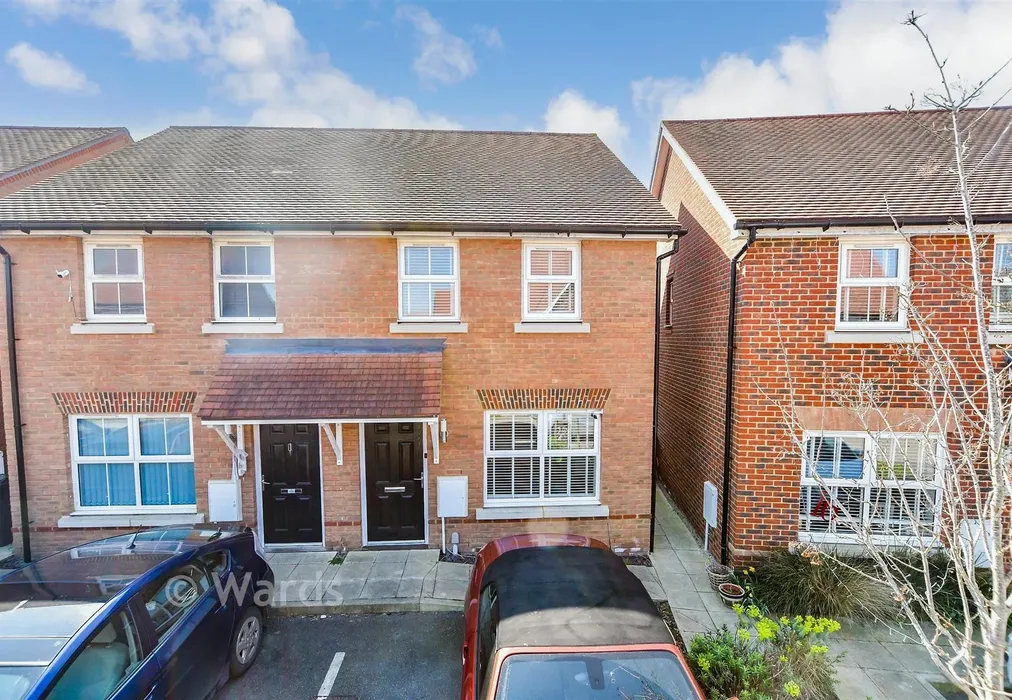 Front WEB - Dawkins Drive, Staplehurst, Tonbridge, Kent - Wards of Kent