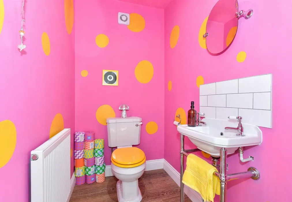 Cloakroom - Malling Road, Snodland, Kent - Wards of Kent