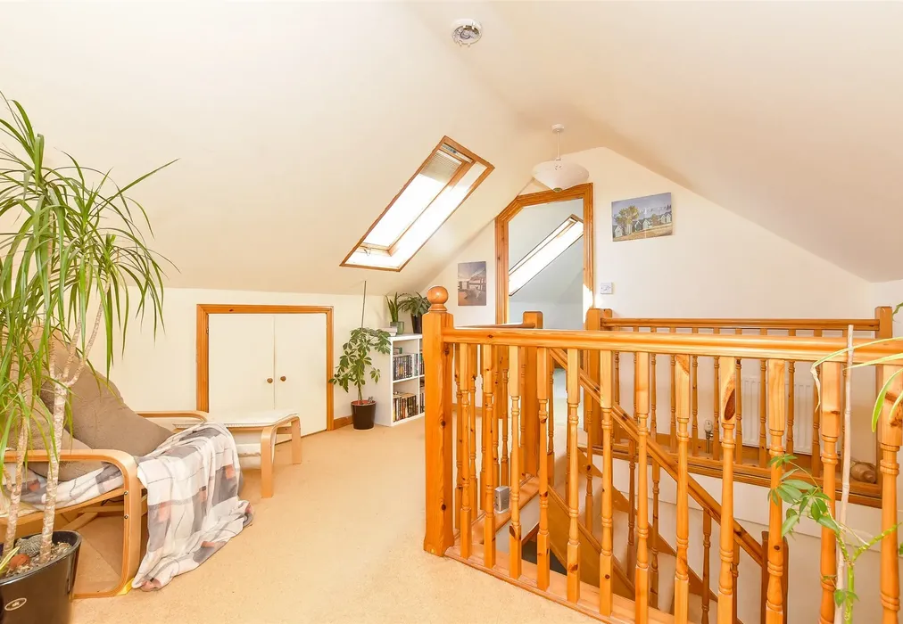 Landing - Victoria Road, Freshwater, Isle of Wight - Wards of Kent