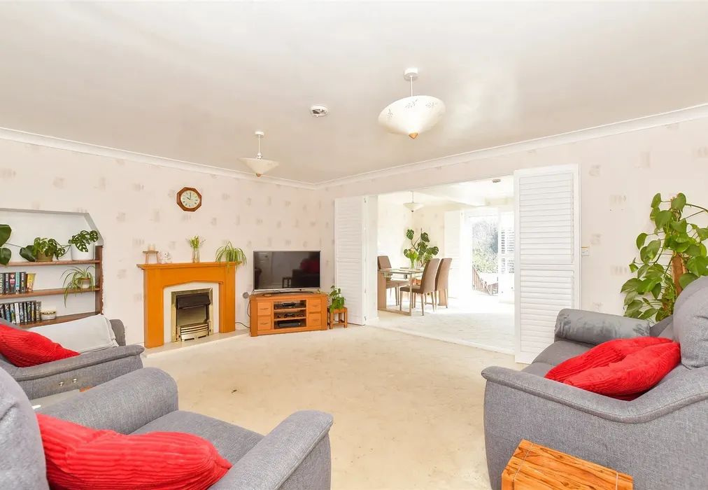 Lounge - Victoria Road, Freshwater, Isle of Wight - Wards of Kent