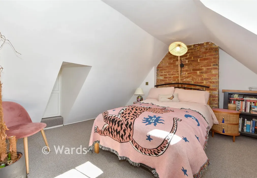 Bedroom 3 - old - Pilgrims Way, Hollingbourne, Maidstone, Kent - Wards of Kent