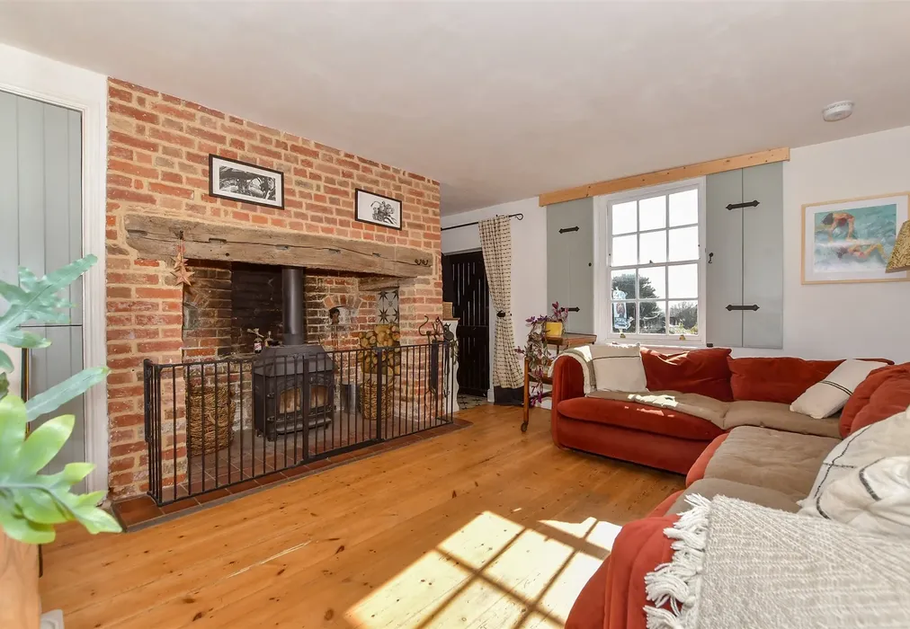 Lounge - Pilgrims Way, Hollingbourne, Maidstone, Kent - Wards of Kent