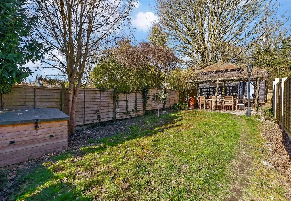 Rear Garden - Pilgrims Way, Hollingbourne, Maidstone, Kent - Wards of Kent