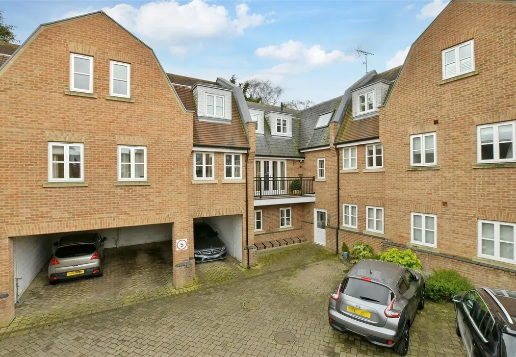External Web - High Street, Billericay, Essex - Wards of Kent