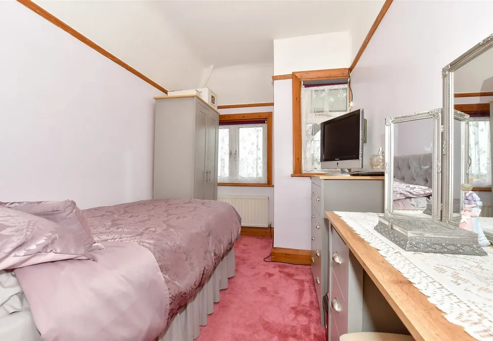 Bedroom 3 - Sandwich Road, Cliffsend, Ramsgate, Kent - Wards of Kent