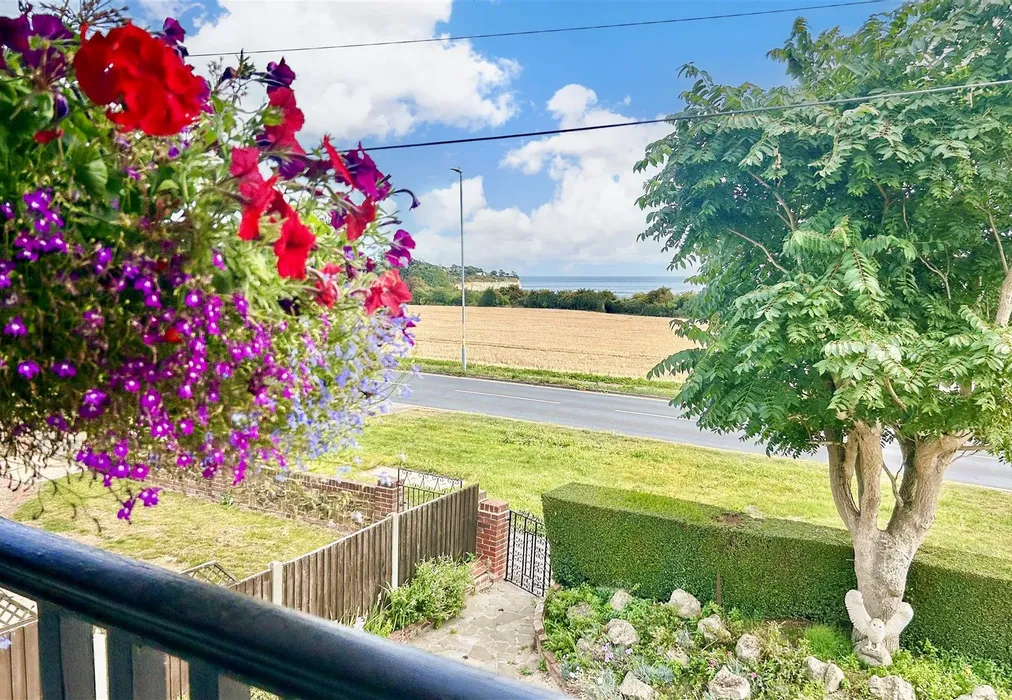 Views To Front - Sandwich Road, Cliffsend, Ramsgate, Kent - Wards of Kent