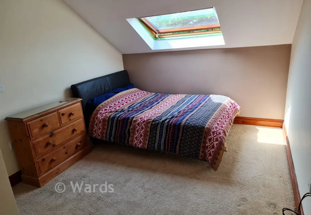 Bedroom 1 - Felderland Close, Worth, Deal, Kent - Wards of Kent