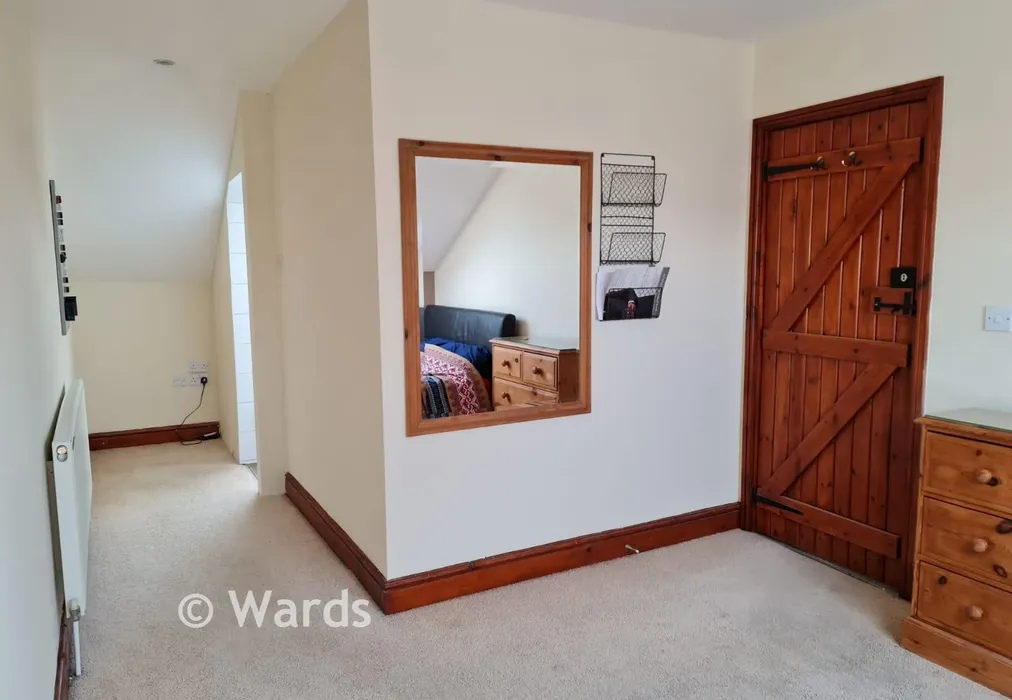 Bedroom 1 - Felderland Close, Worth, Deal, Kent - Wards of Kent