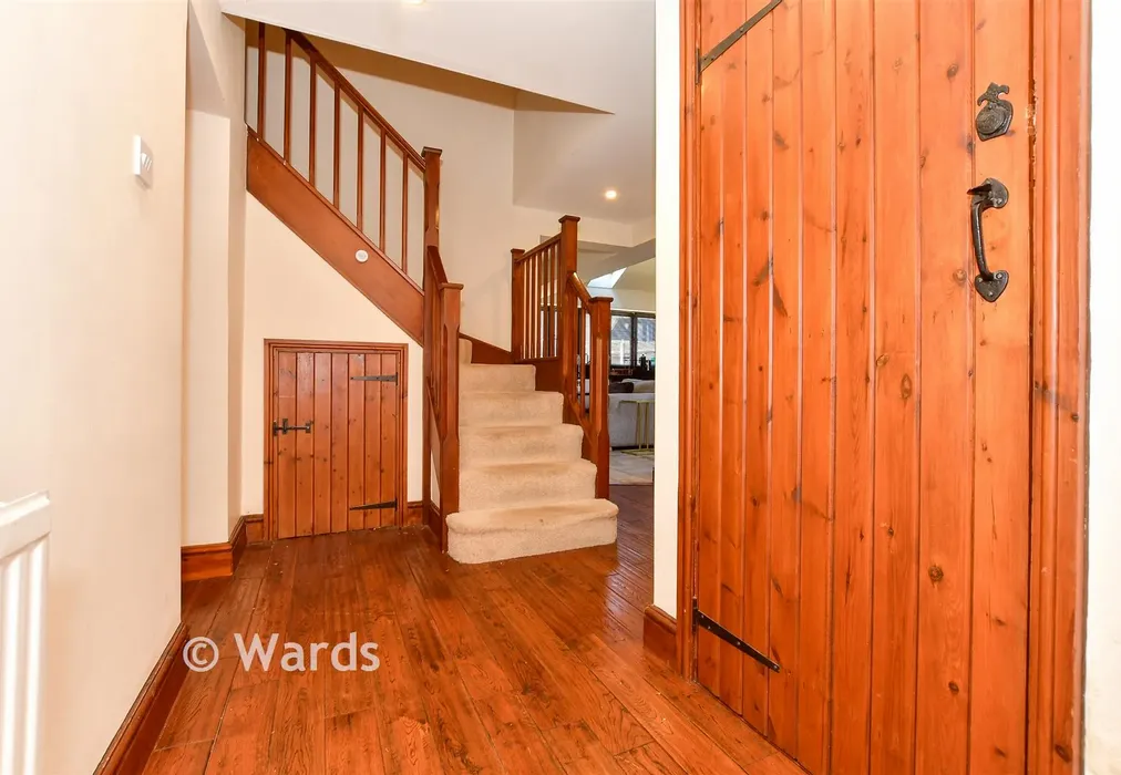 Entrance Hall - Felderland Close, Worth, Deal, Kent - Wards of Kent